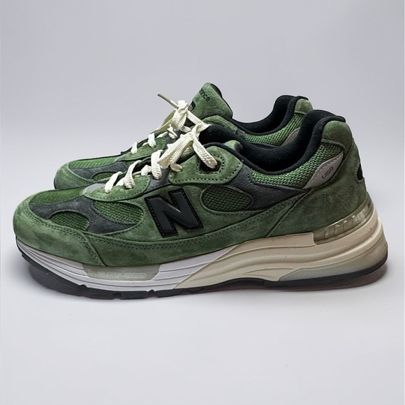 New Balance M992JJ Green and Black Sneakers - Picture 11 of 11
